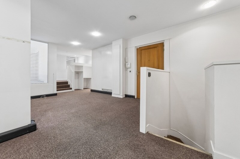 26 Rue Bayard, Paris for lease - Interior Photo - Image 3 of 9
