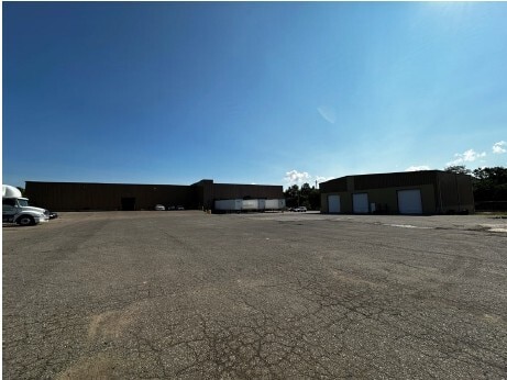 1611 James P Cole Blvd, Flint, MI for lease - Building Photo - Image 3 of 9