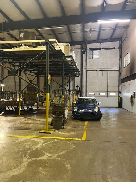 7 Industrial Pky, Brunswick, ME à vendre - Photo du bâtiment - Image 3 de 5