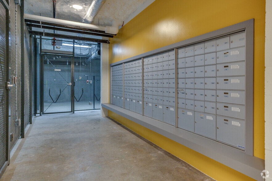 1888 Scotia St, Vancouver, BC for lease - Interior Photo - Image 2 of 43