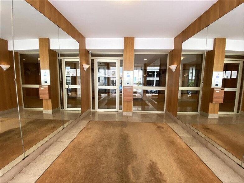 Bureau dans Paris à vendre - Photo du bâtiment - Image 3 de 6