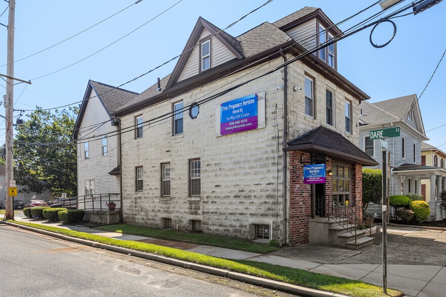 688 N Broad St, Woodbury, NJ à louer - Photo du bâtiment - Image 2 de 24
