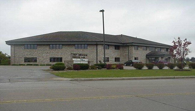 More details for 2905 Universal St, Oshkosh, WI - Office for Lease