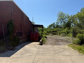 1766 E 133rd St, East Cleveland, OH for lease Interior Photo- Image 2 of 13