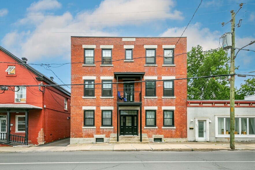 245 Rue Jacques-Cartier N, Saint-jean-sur-richelieu, QC à vendre - Photo principale - Image 1 de 1