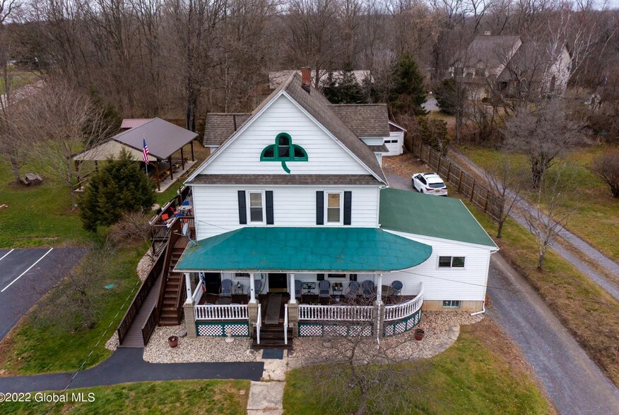 410 Mohawk Dr, Fonda, NY à vendre - Photo du bâtiment - Image 2 de 34