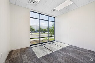 19150 Marketplace Ave, Kyle, TX for lease Interior Photo- Image 2 of 8