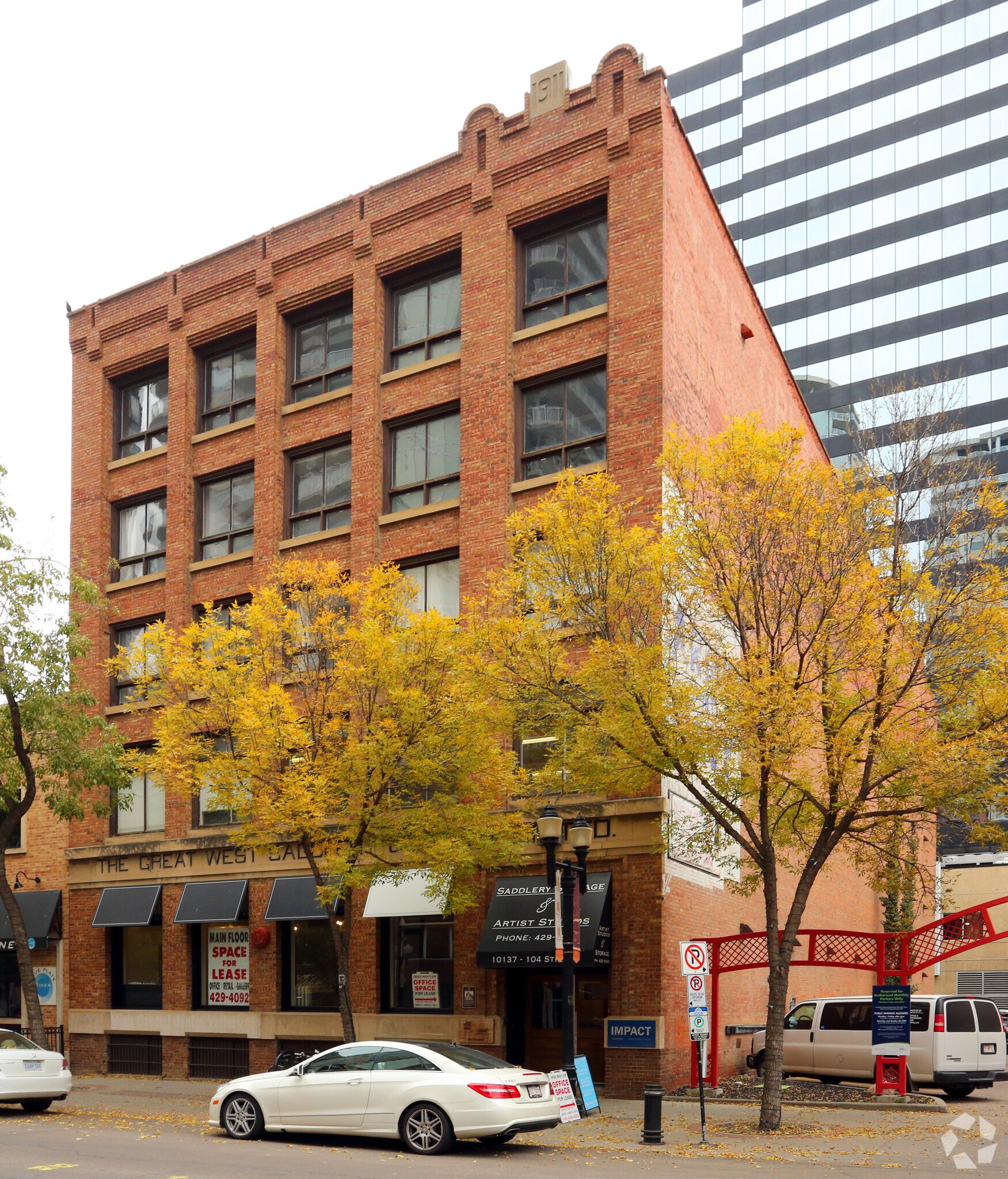 10137 104th St NW, Edmonton, AB à vendre Photo principale- Image 1 de 1