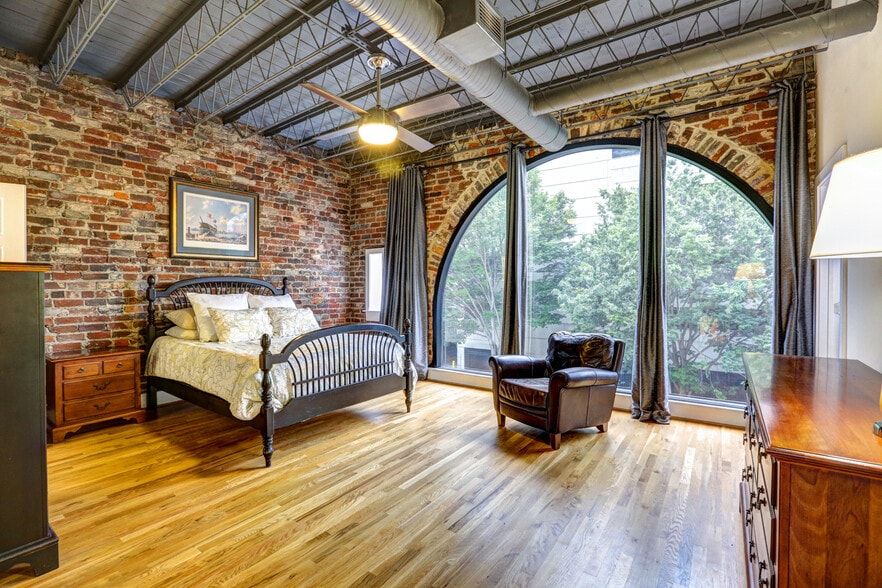 302 E Grace St, Richmond, VA à vendre - Photo du bâtiment - Image 2 de 7