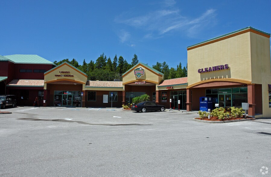 10305 Causeway Blvd, Tampa, FL à louer - Photo du bâtiment - Image 2 de 8