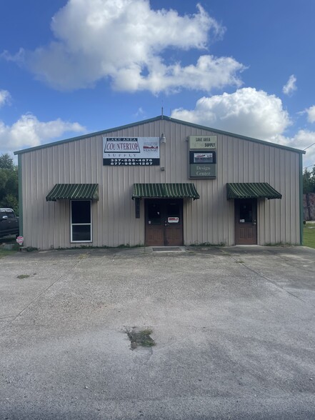 130 Victoria Dr, Moss Bluff, LA for sale - Primary Photo - Image 1 of 4