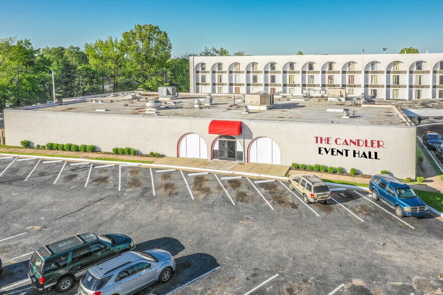 3896 Lamar Ave, Memphis, TN à vendre - Photo du bâtiment - Image 2 de 11