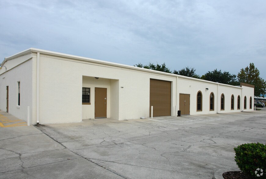 385 Commerce Way, Longwood, FL à louer - Photo du bâtiment - Image 3 de 4