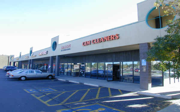 Plus de détails pour 2250-2284 S Chambers Rd, Aurora, CO - Commerce de détail à louer
