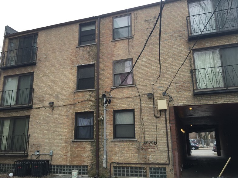 2720 E 75th St, Chicago, IL à vendre - Photo du bâtiment - Image 2 de 12