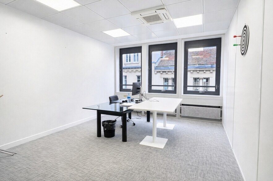 Bureau dans Paris à louer - Photo du bâtiment - Image 2 de 9