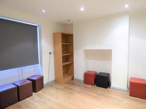 26 Harmer St, Gravesend for lease Interior Photo- Image 2 of 4