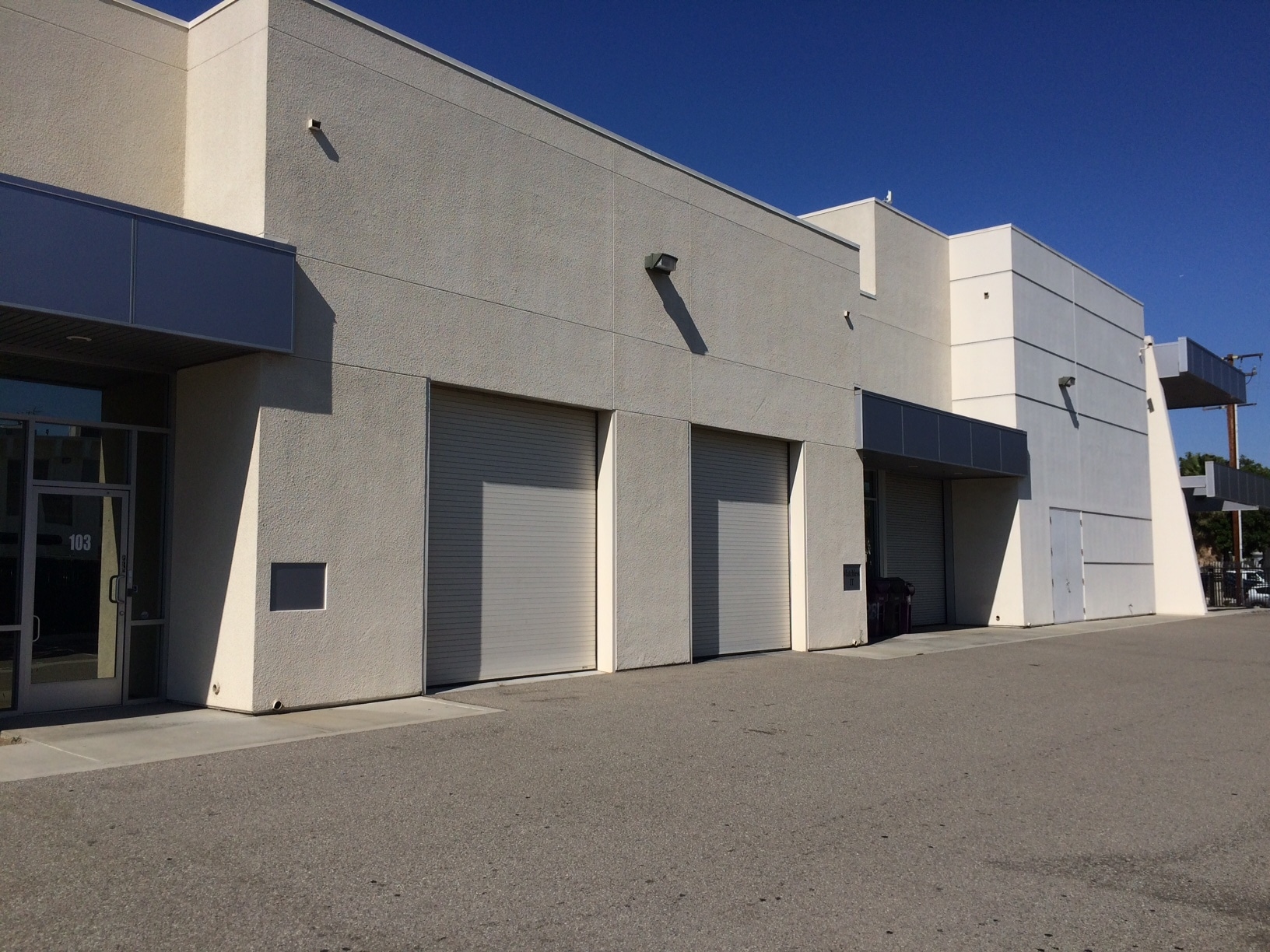 5881 Obispo Ave, Long Beach, CA for lease Interior Photo- Image 1 of 4