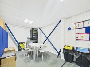 Swan Lane, Wigan for lease Interior Photo- Image 1 of 12