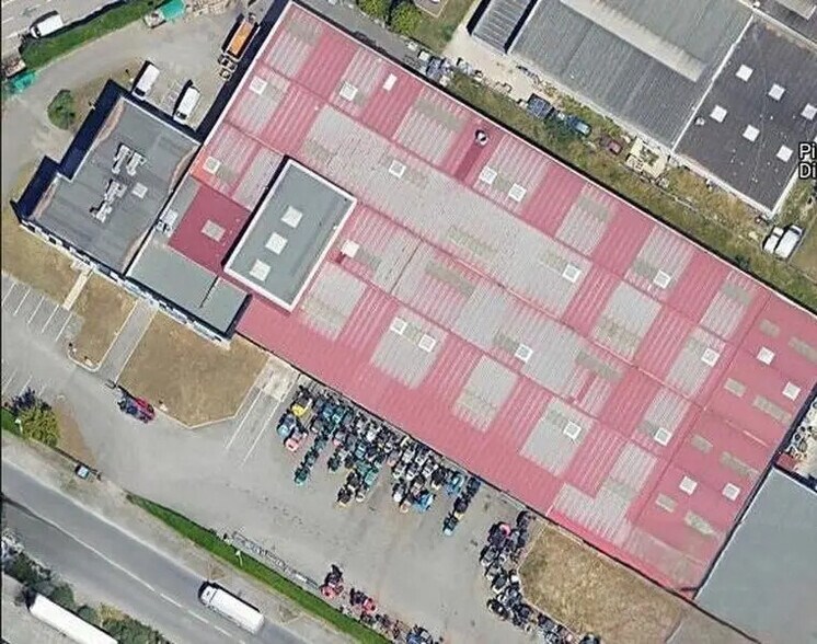 Bureau dans Genas à louer - Photo du bâtiment - Image 3 de 6