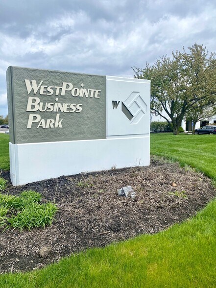 2335-2361 Westbrooke Dr, Columbus, OH à louer - Photo du bâtiment - Image 3 de 3