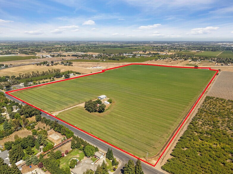 5149 8 Mile rd, Stockton, CA à vendre - Photo du bâtiment - Image 3 de 25