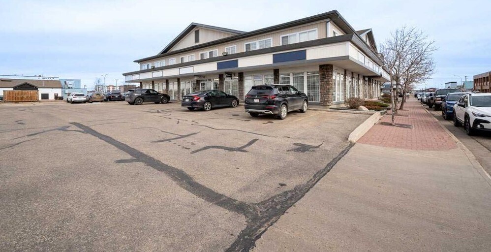 10126 97 Av, Grande Prairie, AB for sale Primary Photo- Image 1 of 1