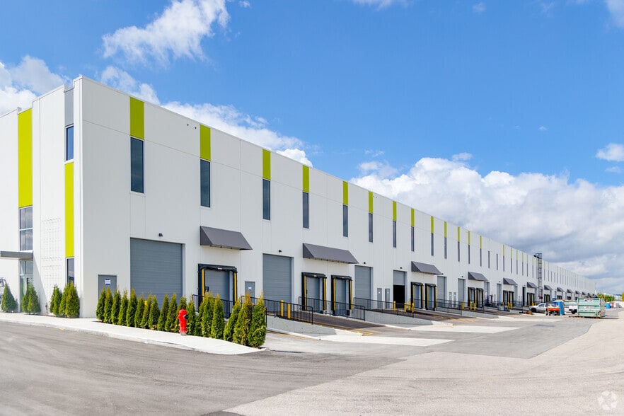 19265 Airport Way, Pitt Meadows, BC for lease - Building Photo - Image 2 of 7