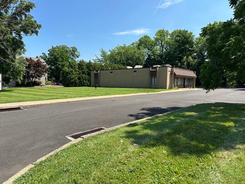 485 N Main St, Doylestown, PA à louer - Photo du bâtiment - Image 2 de 8