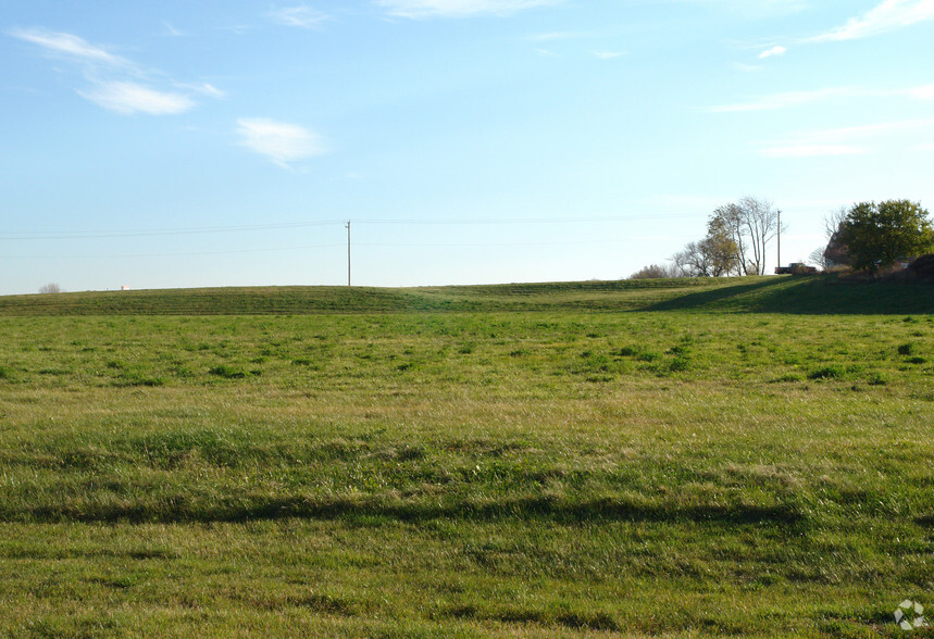 Corporate Cir, East Troy, WI à vendre - Photo du bâtiment - Image 2 de 3