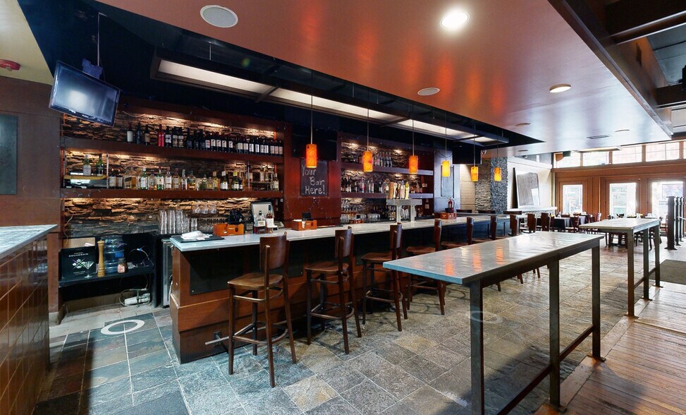 313 N Charles St, Baltimore, MD à vendre - Photo intérieure - Image 2 de 15