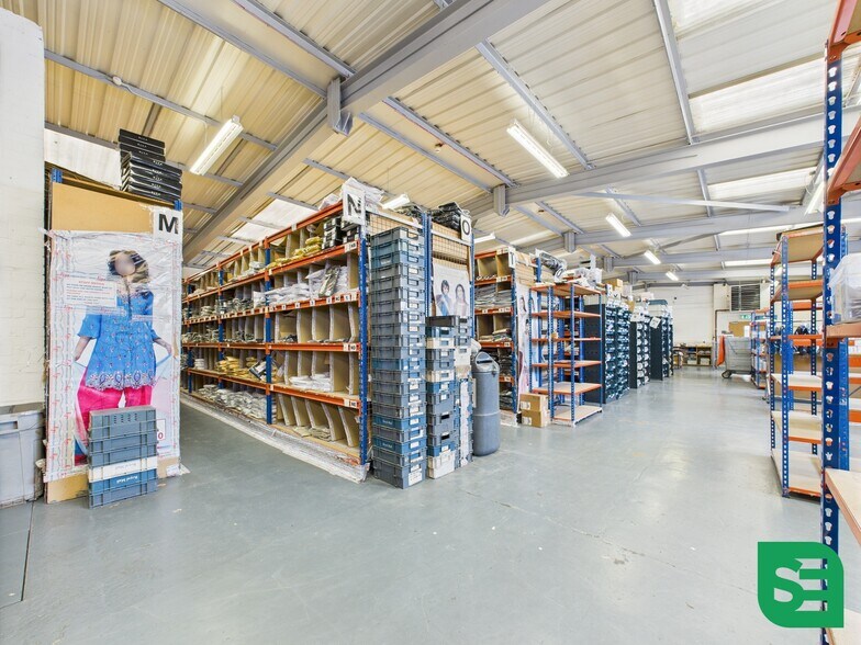 320-328 Selbourne Rd, Luton à louer - Photo du bâtiment - Image 3 de 19