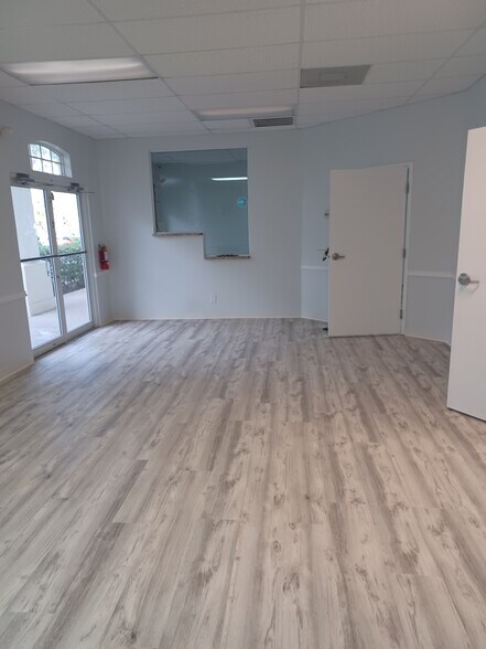 200-208 W Oak St, Kissimmee, FL à louer - Photo intérieure - Image 2 de 8