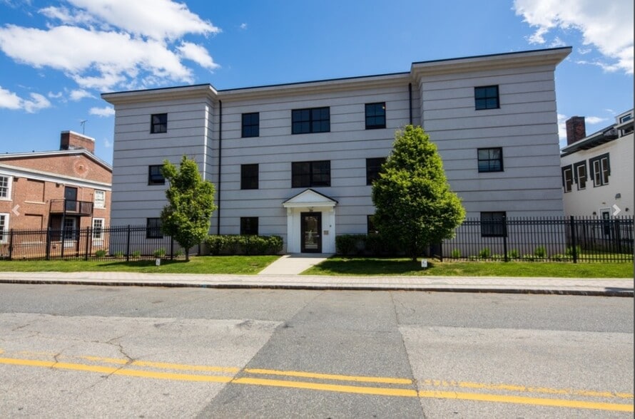 285 Golden Hill St, Bridgeport, CT à vendre - Photo principale - Image 1 de 1