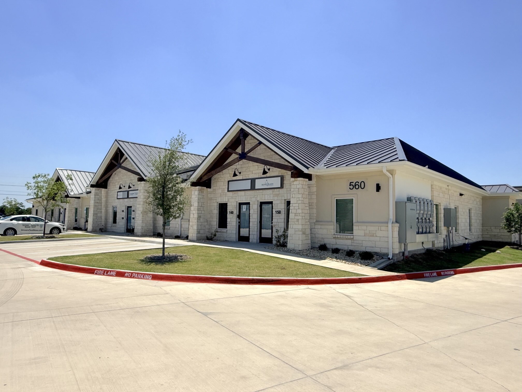 560 W Frontier Pky, Celina, TX à louer Photo du bâtiment- Image 1 de 4