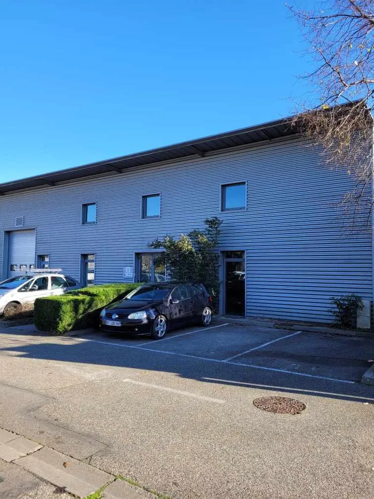 Industrial in Lyon for lease Building Photo- Image 1 of 4