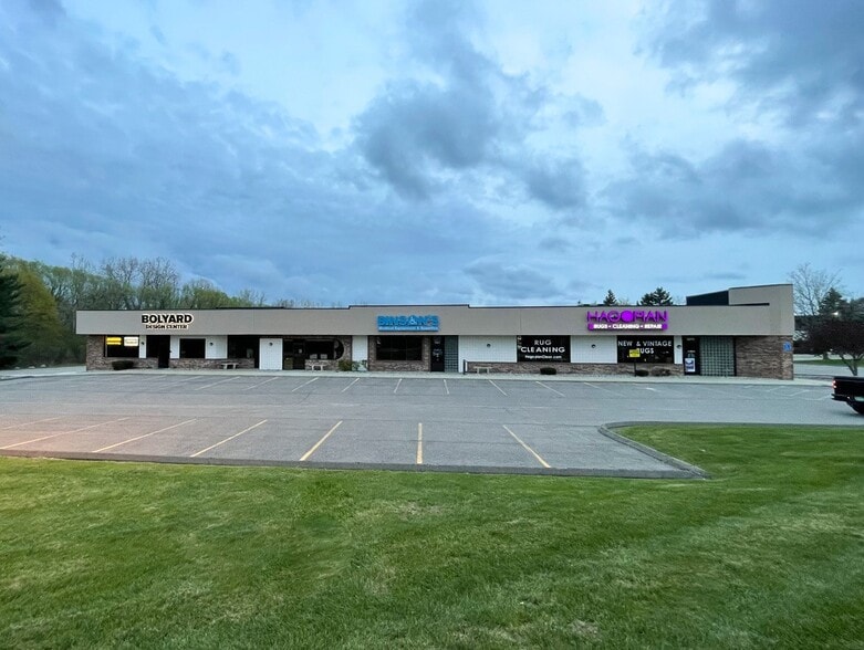 5851-5899 Jackson Rd, Ann Arbor, MI à louer - Photo du bâtiment - Image 1 de 5
