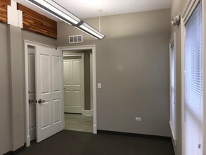 225 W Jefferson Ave, Naperville, IL for lease Interior Photo- Image 2 of 2
