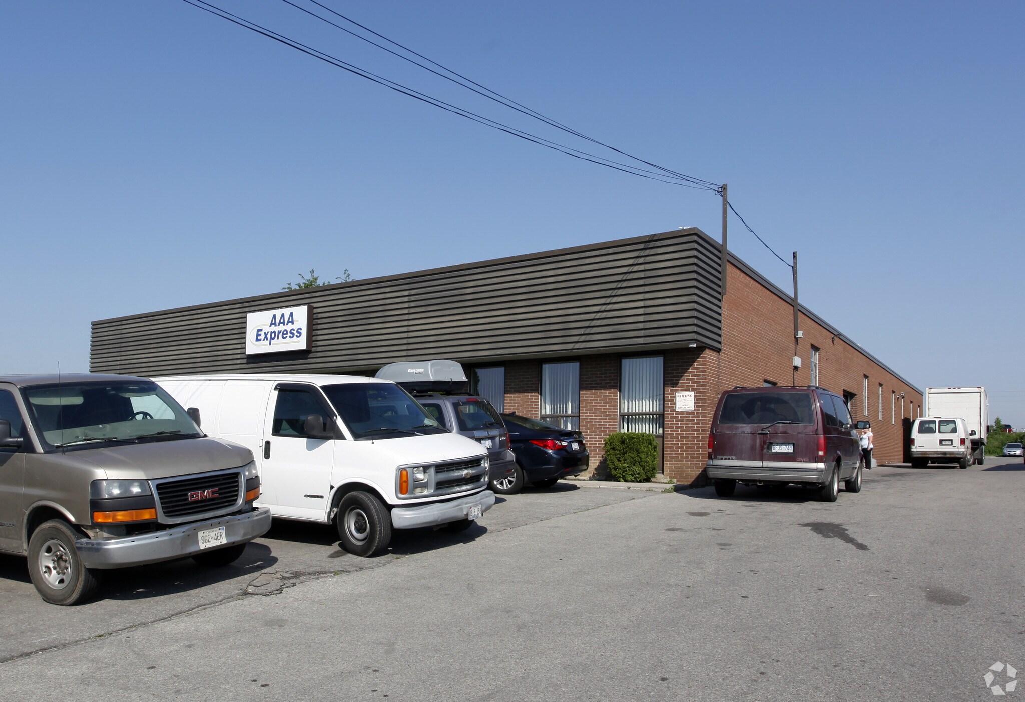 1181 Crestlawn Dr, Mississauga, ON à vendre Photo principale- Image 1 de 1