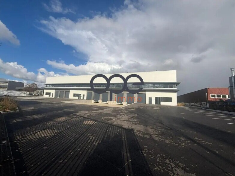 Bureau dans Le Blanc-Mesnil à louer - Photo du bâtiment - Image 2 de 2