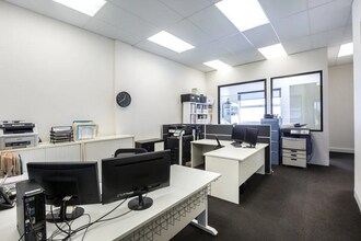 323 Pascoe Vale Road, Essendon for lease Interior Photo- Image 2 of 3