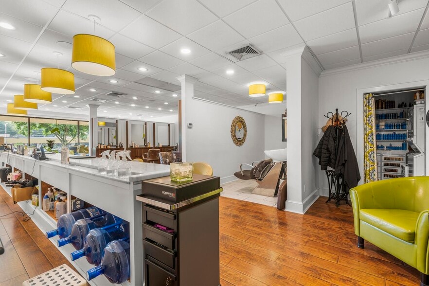 420 Post Rd W, Westport, CT à louer - Photo intérieure - Image 2 de 22