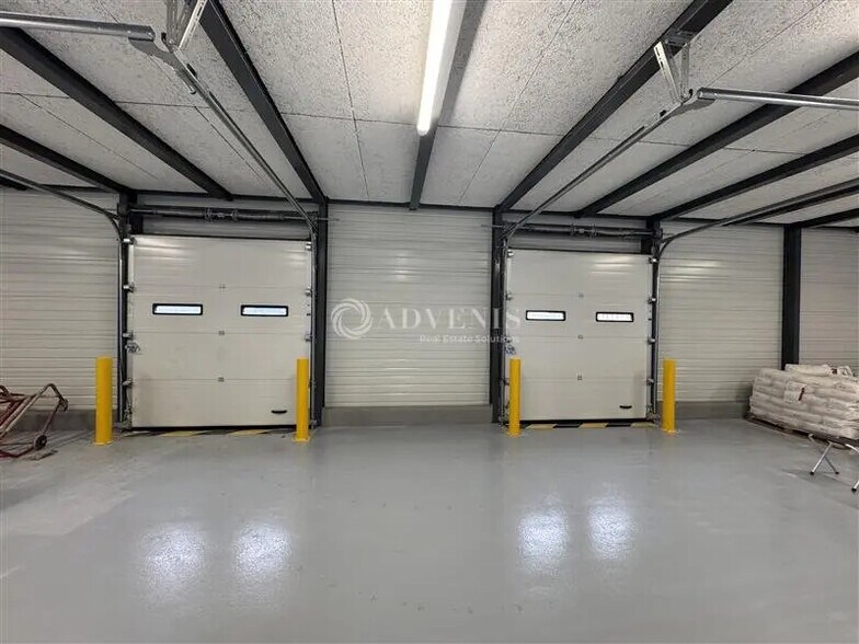 Industrial in Le Blanc-Mesnil for lease - Building Photo - Image 3 of 10