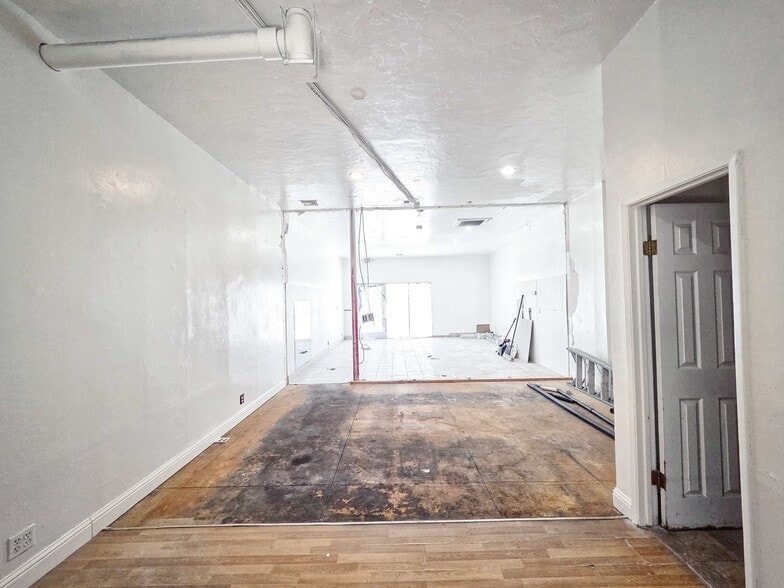 16 S White Rd, San Jose, CA for lease - Interior Photo - Image 2 of 9