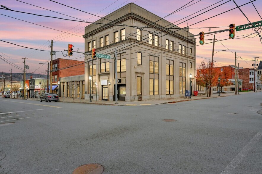 67 Salem Ave, Carbondale, PA à louer - Photo du bâtiment - Image 3 de 16