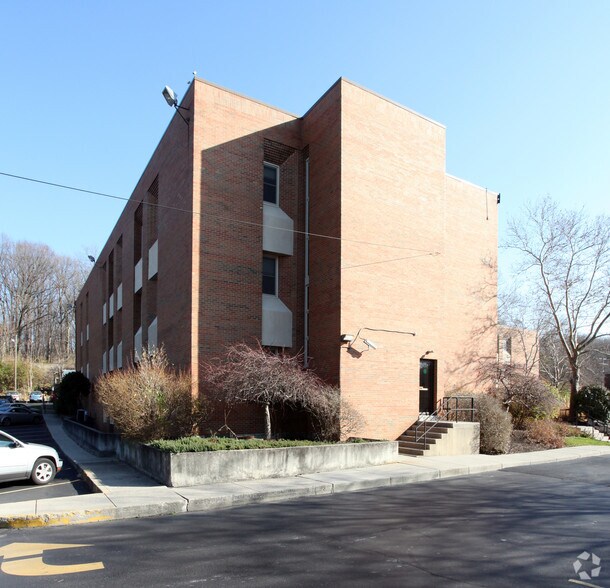 2100 Stella Ct, Columbus, OH à vendre - Photo du bâtiment - Image 3 de 3