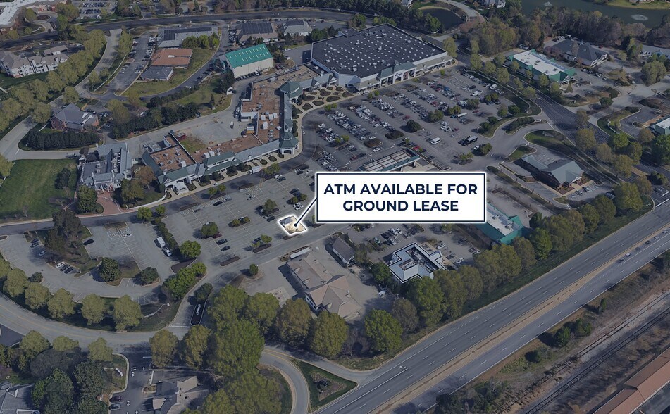 11440 W Huguenot Rd, Midlothian, VA à louer - Photo du bâtiment - Image 1 de 2