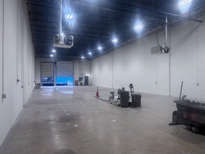 12 McCullough Dr, New Castle, DE for lease Interior Photo- Image 2 of 3