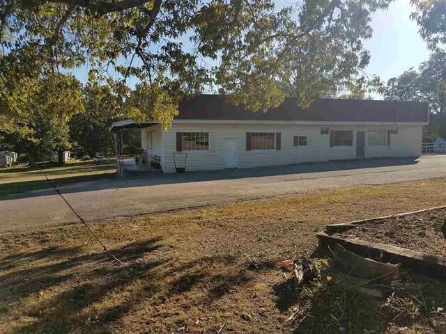 660 E Main St, Parsons, TN à louer - Photo du bâtiment - Image 1 de 4