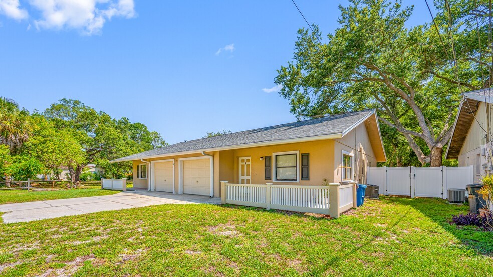 3087 St Clair Ave, Oldsmar, FL à vendre - Photo du bâtiment - Image 3 de 5